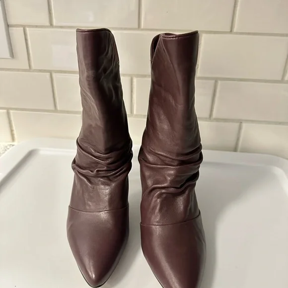 VINCE CAMUTO Andrissa ruched Red leather woman dress 3" Stiletto dress boot 8.5 - Picture 6 of 16